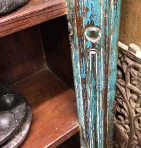 kh18 067 indian furniture bookcase carved vintage reclaimed pillar close