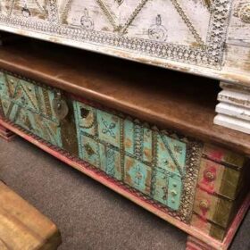KH23 KH 216 indian furniture red and green sultans trunk right