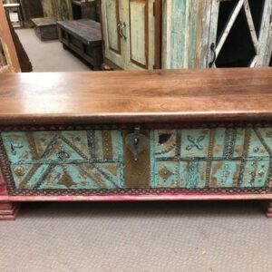 KH23 KH 216 indian furniture red and green sultans trunk front