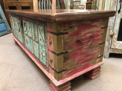 KH23 KH 216 indian furniture red and green sultans trunk right