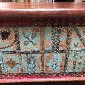 KH23 KH 216 indian furniture red and green sultans trunk details