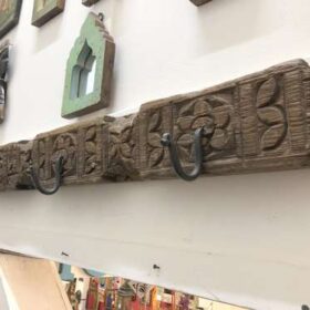 kh23 202 indian accessory carved panels with hooks right