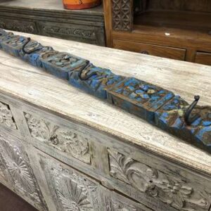 kh23 203 a indian carved plinth with hooks blue right