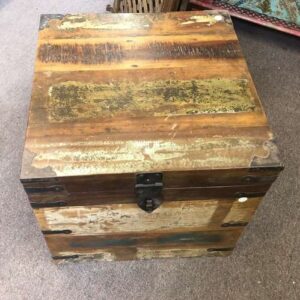 k78 2615 indian furniture reclaimed trunk with metal square cube top