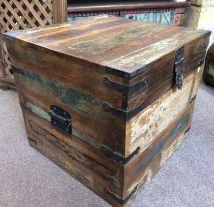 k78 2615 indian furniture reclaimed trunk with metal square cube left