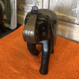 k79 2562 sm indian accessory elephant with metalwork back small front