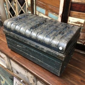 kh24 122 a indian furniture deep metal trunk back