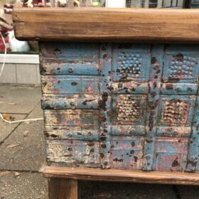 kh24 173 a indian furniture blue metal front trunk close