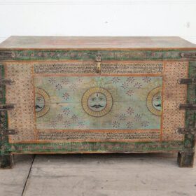 kh25 207 indian furniture sun face and script trunk left factory front