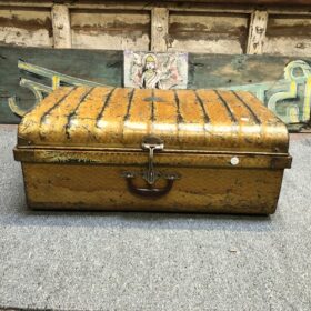 kh25 121 c indian furniture metal trunk large gold front