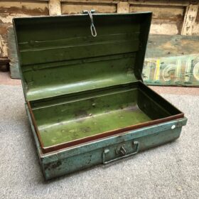 kh25 121 e indian furniture metal trunk turquoise open