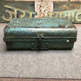 kh25 121 e indian furniture metal trunk turquoise front