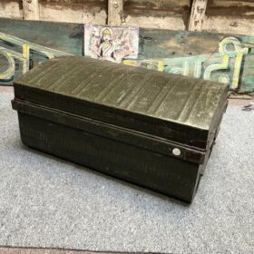 kh25 121 g indian furniture metal trunk domed green back