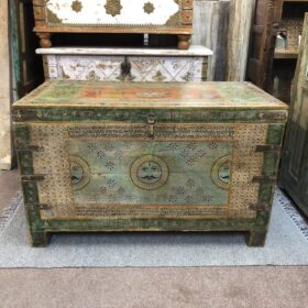 kh25 207 indian furniture sun face and script trunk front