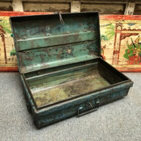 kh25 66 indian furniture vintage blue trunk open