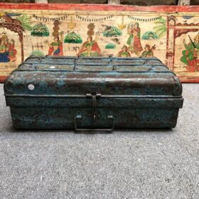 kh25 66 indian furniture vintage blue trunk front