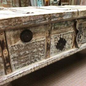 k81 8067 indian furniture slender trunk on feet close