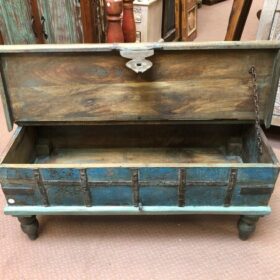 k81 8073 indian furniture slender blue trunk on feet open