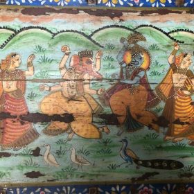 kh27 207 a indian furniture large hand painted trunk top detail