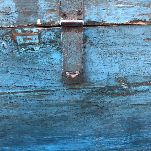 kh27 154 indian furniture rustic blue trunk wooden