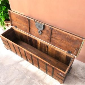 k82 7106 indian furniture large clasped trunk inside