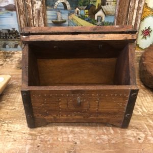 k82 7837 indian accessory gift little hut shaped box open