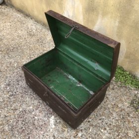 k82 7161 e indian furniture vintage 'steamer' trunks open