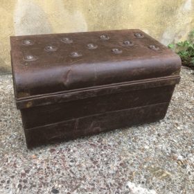 k82 7161 e indian furntopture vintage 'steamer' trunks back