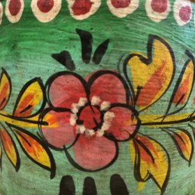 kh28 146 indian accessory gift small colourful iron pots green hand artwork