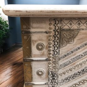 kh28 m 23452 indian furniture attractive white trunk close