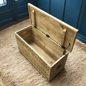 kh28 m 22857 indian furniture aztec carved trunk open