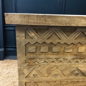 kh28 m 22857 indian furniture aztec carved trunk mango