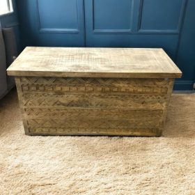 kh28 m 22857 indian furniture aztec carved trunk box