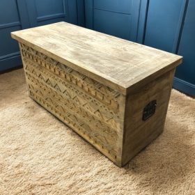 kh28 m 22857 indian furniture aztec carved trunk storage