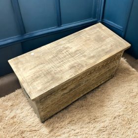 kh28 m 22857 indian furniture aztec carved trunk shoe