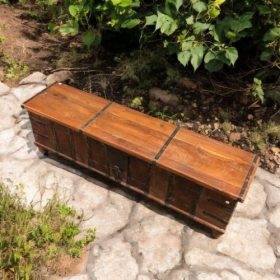 k83 7106 indian furniture large clasped trunk box