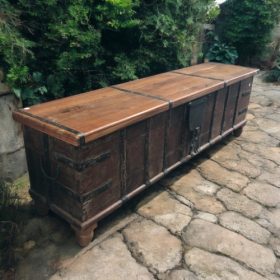 k83 7106 indian furniture large clasped trunk metalwork