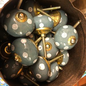 k82 4897 a indian accessory gift knobs grey with spots drawer