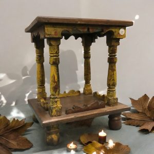 kh29 64 a indian furniture shrine yellow pillars main